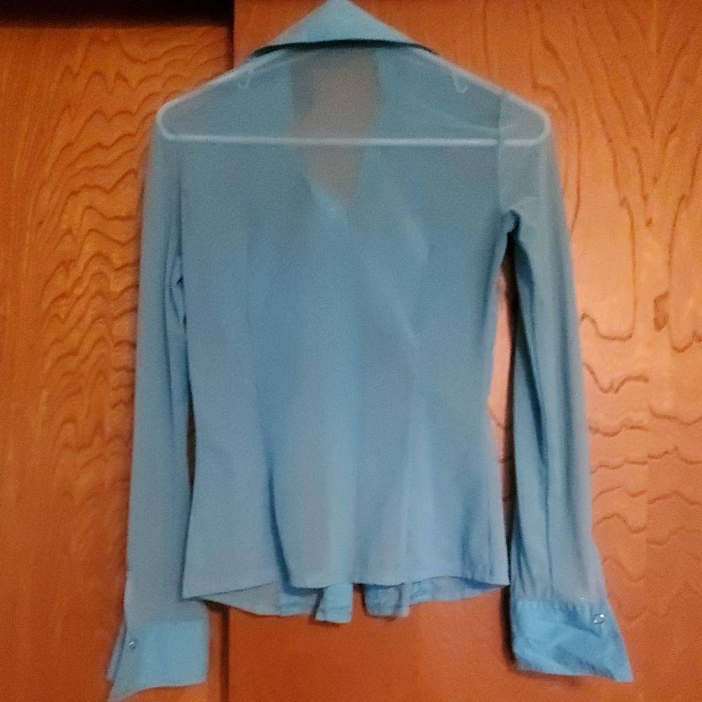 Button Up Top - Picture 3 of 3